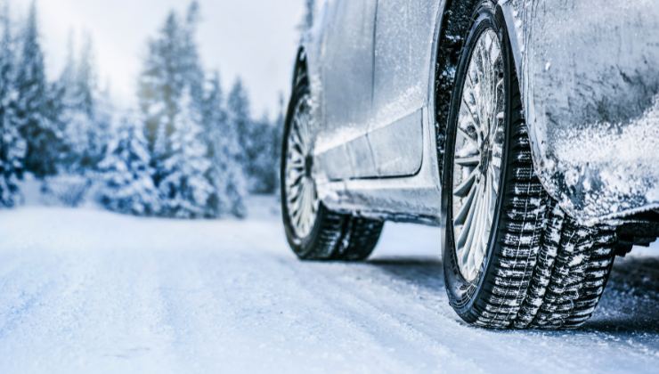 È tempo di fare il cambio gomme-attenzione alle multe