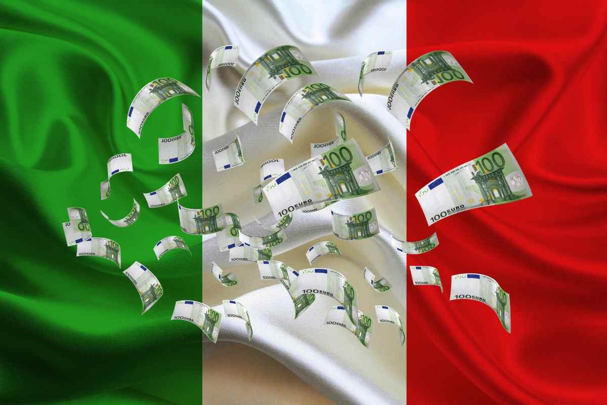 Bandiera dell'Italia e soldi