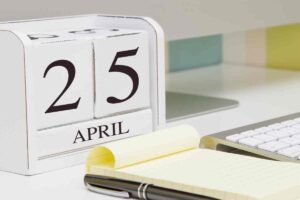Calendario 25 aprile e penna