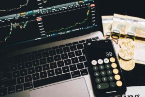 Computer, euro e calcolatrice