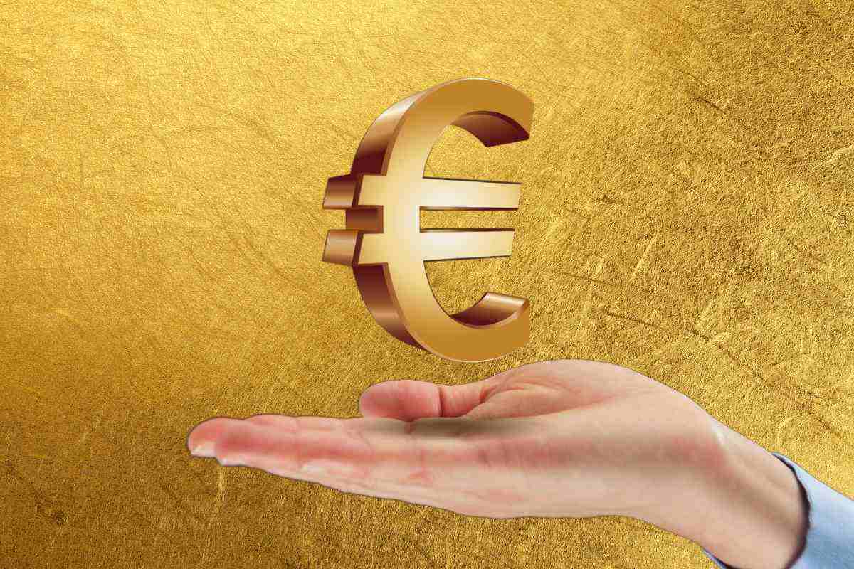 Euro simbolo in mano