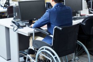 Disabile mentre lavora