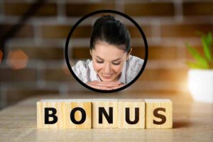 Donna guarda giù e bonus