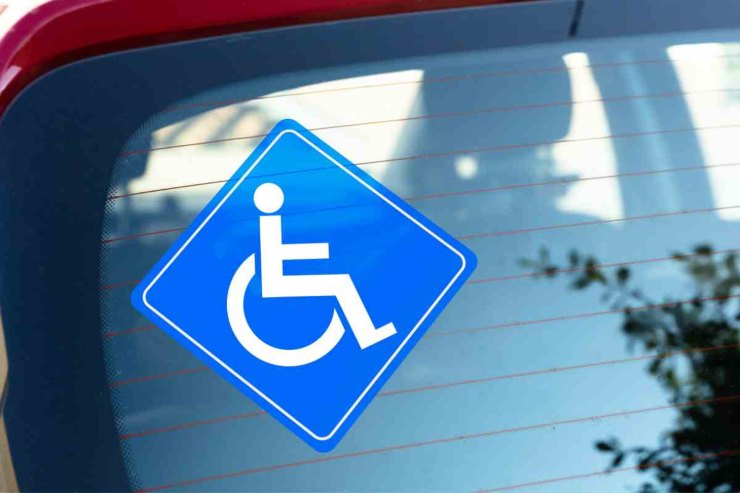 Contrassegno disabile sull'auto