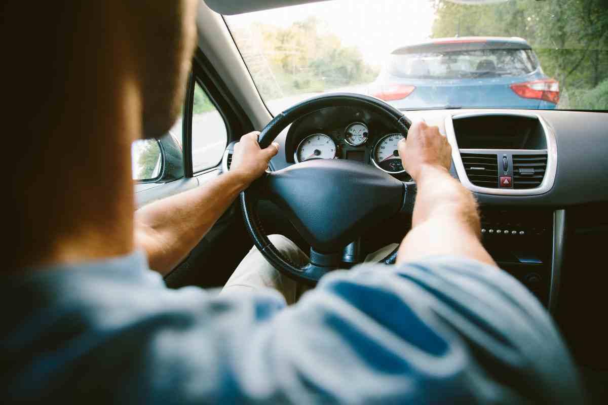 Alla guida dell'auto 