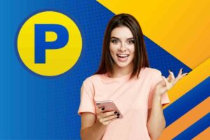 Poste Italiane e donna contenta