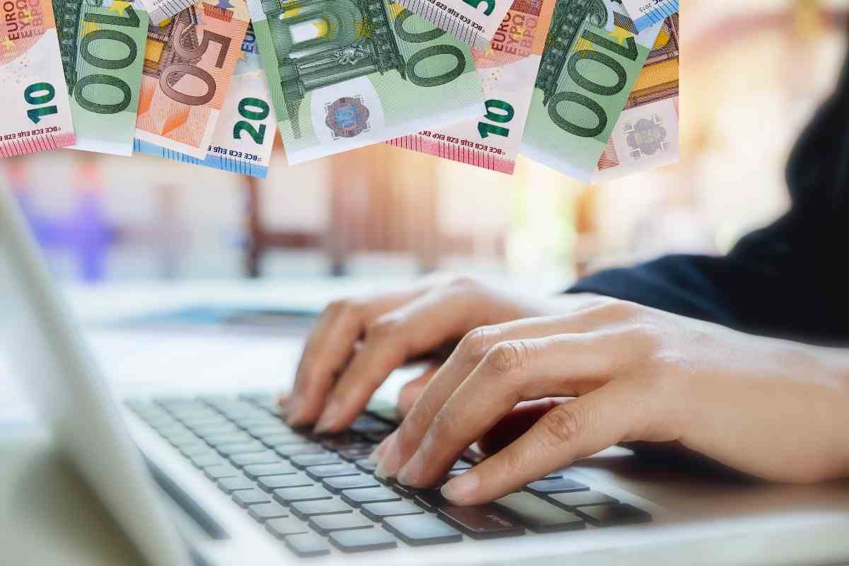 Al computer e soldi