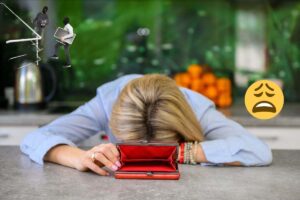 Persona disperata perchè ha subito un furto in casa