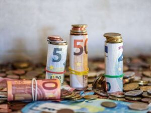 Tanti soldi, banconote e monete